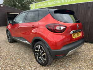2017 Renault Captur 0.9 Dynamique S Nav Tce 90 in Red — image 4