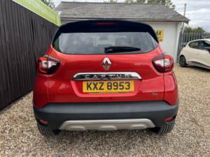 2017 Renault Captur 0.9 Dynamique S Nav Tce 90 in Red — image 5