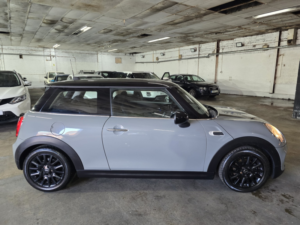2015 MINI Hatch 1.5 Cooper 3-Door Hatch in Grey — image 4