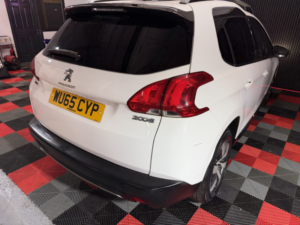 2015 Peugeot 2008 1.6 Bluehdi Allure in White — image 2
