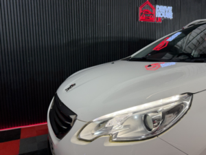 2015 Peugeot 2008 1.6 Bluehdi Allure in White — image 5