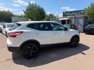 2014 Nissan Qashqai 1.5 Dci Acenta Premium 2WD Euro 5 (s/s) 5dr in White — image 4