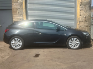 2013 Vauxhall Astra Gtc 1.4t Sri Coupe 3dr Petrol Auto Euro 5 (140 Ps) in Black — image 3