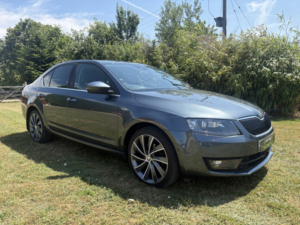 2014 Skoda Octavia 2.0 Tdi Laurin & Klement in Grey — image 2