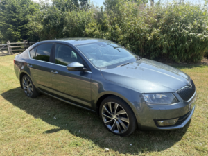 2014 Skoda Octavia 2.0 Tdi Laurin & Klement in Grey — image 3