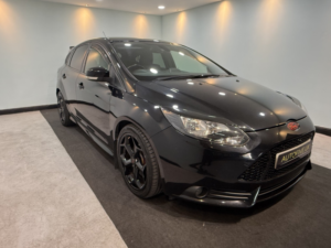 2012 Ford Focus 2.0 T Ecoboost St-2 in Black — image 3