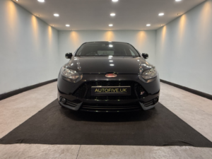 2012 Ford Focus 2.0 T Ecoboost St-2 in Black — image 4