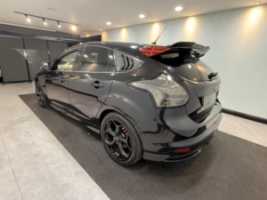 2012 Ford Focus 2.0 T Ecoboost St-2 in Black — image 6