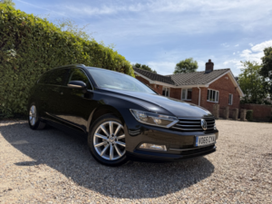 2015 Volkswagen Passat 2.0 Tdi Bluemotion Tech Se Business in Black — image 4