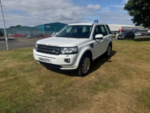 2014 Land Rover Freelander 2 2.2 Sd4 Se Tech SUV 5dr Diesel Commandshift 4WD Euro 5 (190 Ps) in White — image 2