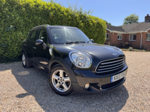 2013 MINI Countryman 1.6 One Countryman in Black — image 2