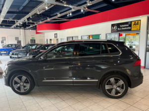 2019 Volkswagen Tiguan 2.0 Tdi Match in Grey — image 5
