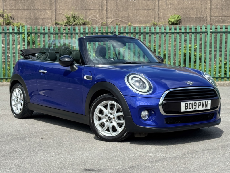 2019 MINI Convertible 1.5 Convertible Cooper Classic in Blue — image 1