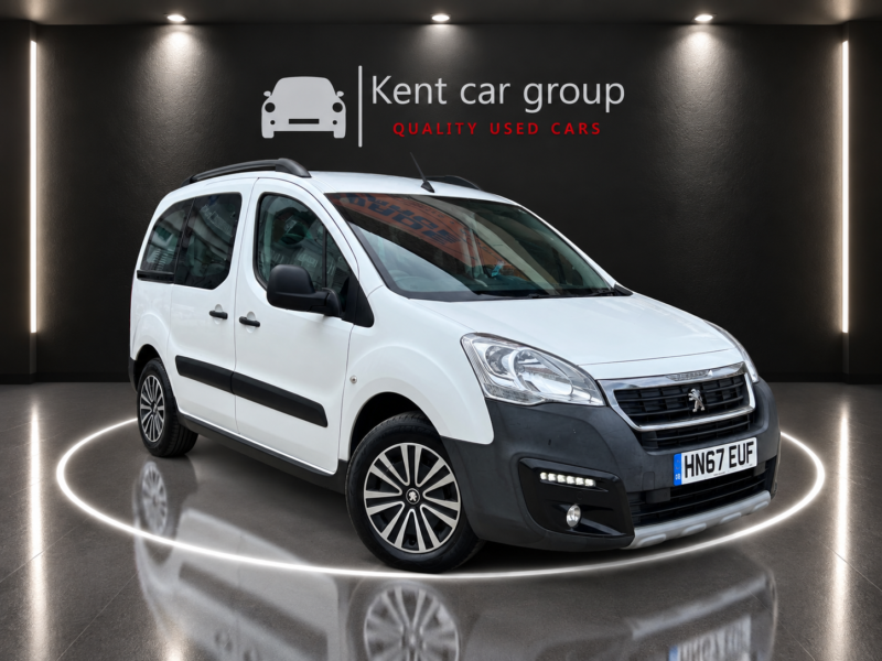 2017 Peugeot Partner Tepee 1.6 Bluehdi Outdoor in White — image 1