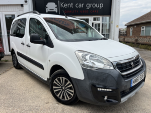 2017 Peugeot Partner Tepee 1.6 Bluehdi Outdoor in White — image 3