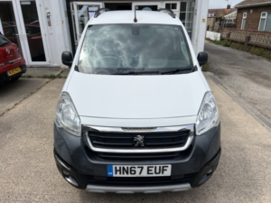 2017 Peugeot Partner Tepee 1.6 Bluehdi Outdoor in White — image 4