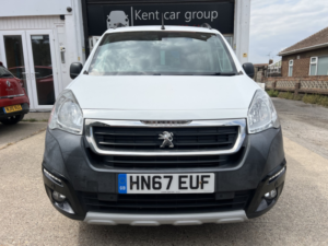 2017 Peugeot Partner Tepee 1.6 Bluehdi Outdoor in White — image 5