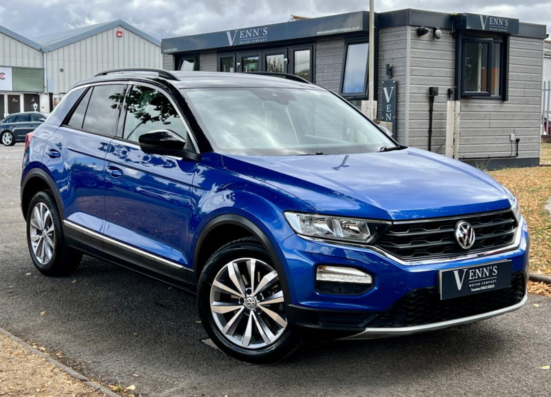 2018 Volkswagen T-Roc 1.5 Tsi Evo Design in Blue — image 1