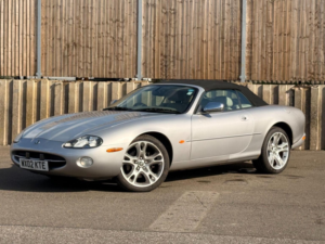 2002 Jaguar Xk8 4.0 2dr in Silver — image 4