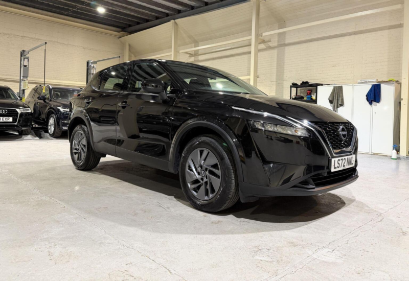 2022 Nissan Qashqai 1.3 Dig-T Mhev Acenta Premium Xtron Euro 6 (s/s) 5dr in Black — image 1