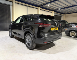 2022 Nissan Qashqai 1.3 Dig-T Mhev Acenta Premium Xtron Euro 6 (s/s) 5dr in Black — image 6