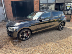 2014 BMW 1 Series 2.0 118d Sport Euro 5 (s/s) 5dr in Black — image 3