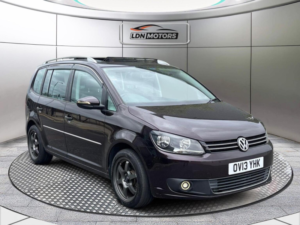 2013 Volkswagen Touran 1.4 Tsi Se DSG Euro 5 5dr Sunroof in Purple — image 5
