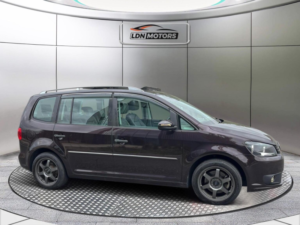 2013 Volkswagen Touran 1.4 Tsi Se DSG Euro 5 5dr Sunroof in Purple — image 6