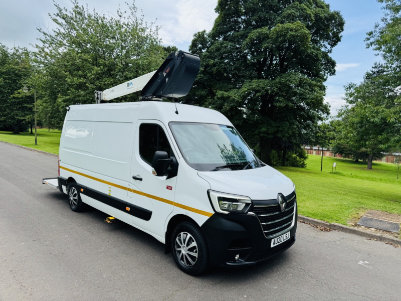2020 Renault Trucks Master 2.3 in White — image 1