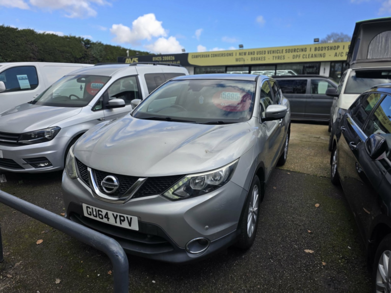 2014 Nissan Qashqai 1.2 Dig-T Acenta in Silver — image 1