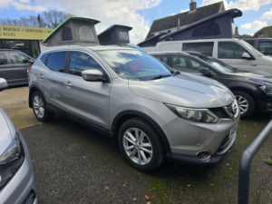 2014 Nissan Qashqai 1.2 Dig-T Acenta in Silver — image 2