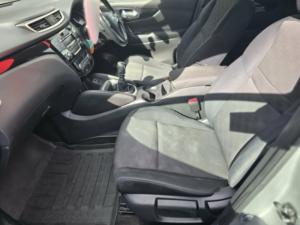 2014 Nissan Qashqai 1.2 Dig-T Acenta in Silver — image 5