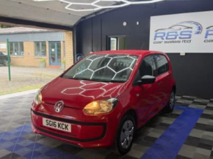 2016 Volkswagen Up! 1.0 Take Up! in Red — image 3
