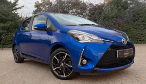 2018 Toyota Yaris 1.5 Vvt-H Design E-CVT Euro 6 (s/s) 5dr in Blue — image 5