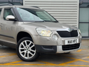 2011 Skoda Yeti 1.8 Tsi Elegance 4WD Euro 5 5dr in Beige — image 2