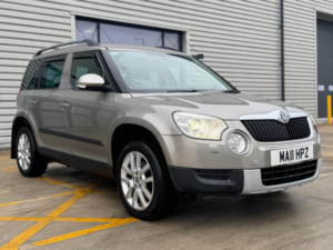 2011 Skoda Yeti 1.8 Tsi Elegance 4WD Euro 5 5dr in Beige — image 4