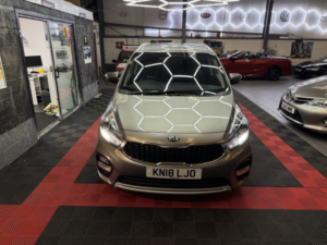 2018 Kia Carens 1.7 Crdi 2 in Silver — image 4