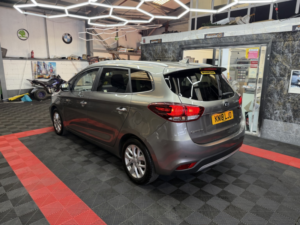 2018 Kia Carens 1.7 Crdi 2 in Silver — image 5
