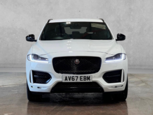 2017 Jaguar F-Pace 2.0 D240 R-Sport Auto AWD Euro 6 (s/s) 5dr in White — image 5
