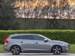 2015 Volvo V60 2.0 D4 R-Design Nav Auto Euro 6 (s/s) 5dr in Grey — image 2