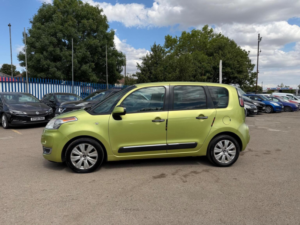 2011 Citroen C3 Picasso 1.6 Hdi Exclusive Euro 5 5dr in Green — image 3