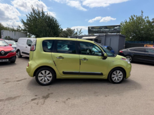 2011 Citroen C3 Picasso 1.6 Hdi Exclusive Euro 5 5dr in Green — image 6