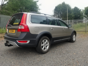 2011 Volvo Xc70 2.0 D3 Es in Gold — image 3