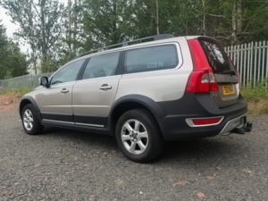 2011 Volvo Xc70 2.0 D3 Es in Gold — image 4
