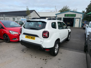 2023 Dacia Duster 1.5 Blue Dci Expression SUV 5dr Diesel Manual 4WD Euro 6 (s/s) (115 Ps) in White — image 4