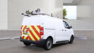 2018 Peugeot Expert 2.0 Bluehdi 1400 S Standard Panel Van Mwb Euro 6 (s/s) 6dr in White — image 2
