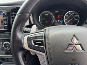 2016 Mitsubishi Outlander 2.0h 12kwh Gx4h CVT 4WD Euro 6 (s/s) 5dr in White — image 5