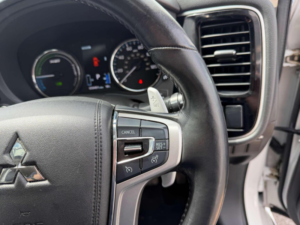 2016 Mitsubishi Outlander 2.0h 12kwh Gx4h CVT 4WD Euro 6 (s/s) 5dr in White — image 6