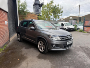 2015 Volkswagen Tiguan 2.0 Tdi Bluemotion Tech R-Line 4WD Euro 5 (s/s) 5dr (nav) in Grey — image 3