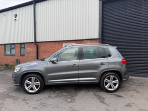 2015 Volkswagen Tiguan 2.0 Tdi Bluemotion Tech R-Line 4WD Euro 5 (s/s) 5dr (nav) in Grey — image 5